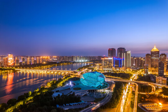 中国辽宁沈阳歌剧院城市建筑夜景