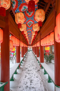 开封清明上河园大雪建筑灯笼雪景