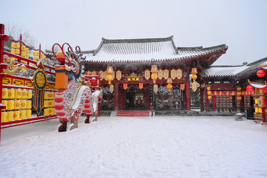 开封清明上河园大雪建筑灯笼雪景