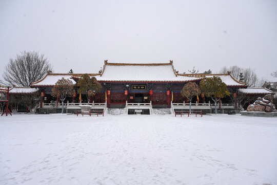 开封清明上河园大雪建筑灯笼雪景