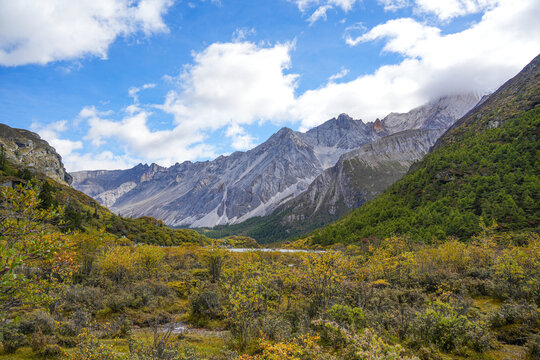 稻城亚丁雪山