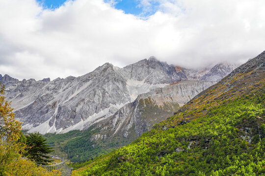 稻城亚丁雪山