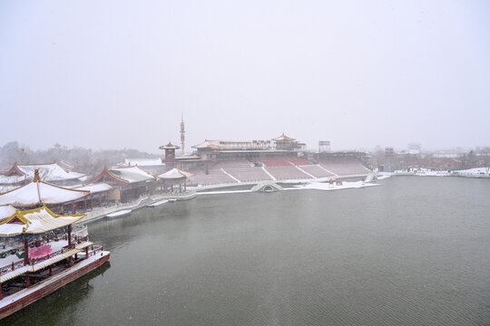 开封清明上河园大雪建筑灯笼雪景