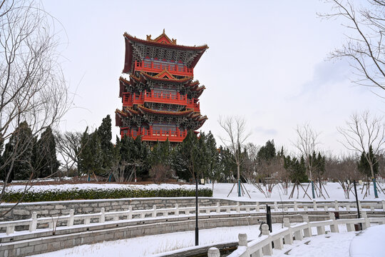 开封清明上河园大雪建筑灯笼雪景