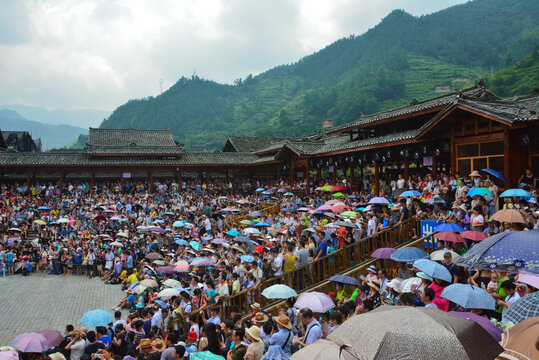 西江千户苗寨演出广场