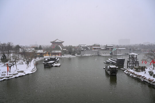 开封清明上河园大雪建筑灯笼雪景