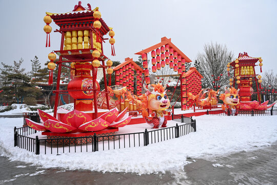 开封清明上河园大雪建筑灯笼雪景