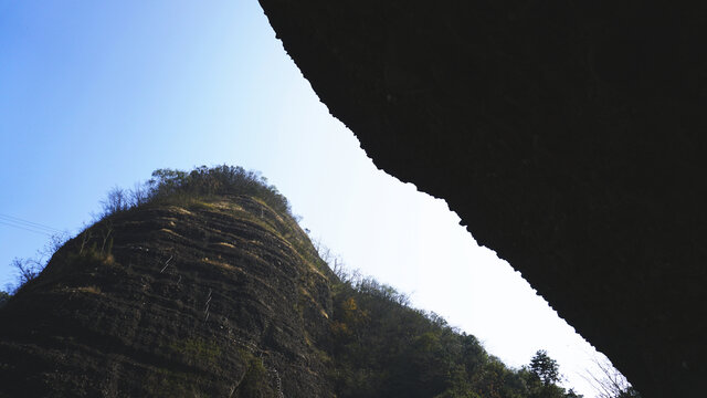 山峰悬崖