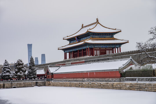 北京故宫神武门和中国尊