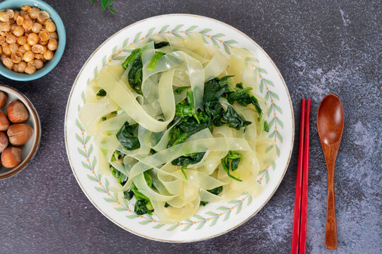 菠菜拌粉皮