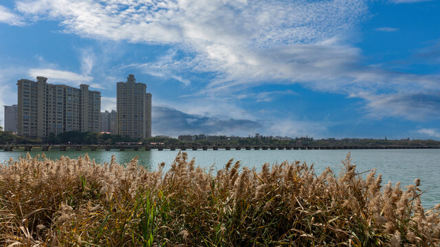 泉州蓝天白云都市风景