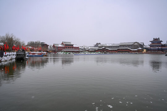 开封清明上河园大雪建筑灯笼雪景