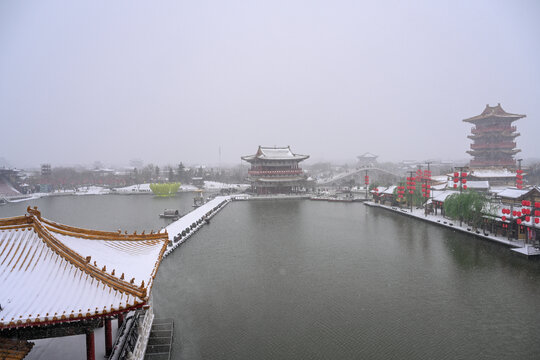 开封清明上河园大雪建筑灯笼雪景