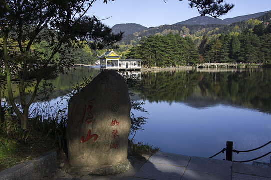 庐山风光之如琴湖