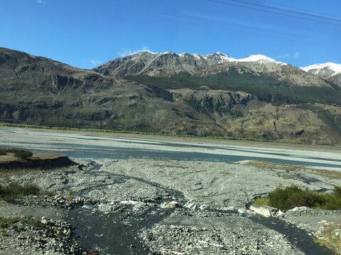 雪山湖泊