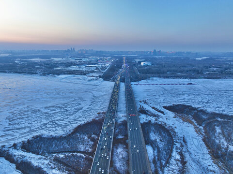 松花江公路大桥雪景