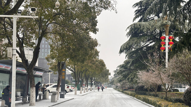 雪天站台