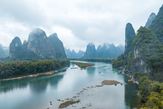 广西阳朔桂林山水烟雨雾海奇观