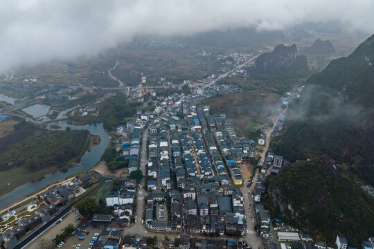 广西阳朔桂林山水烟雨雾海奇观