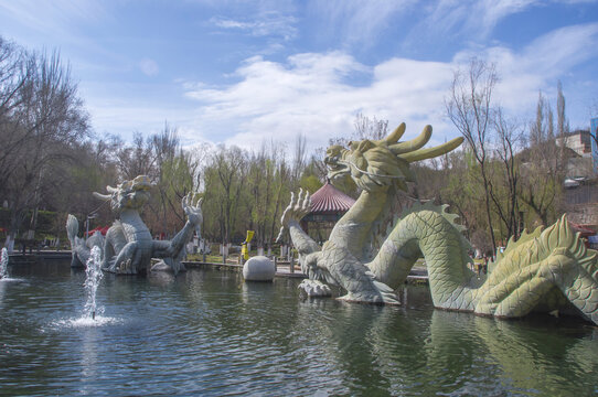 水磨沟风景区龙潭