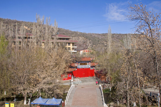 乌鲁木齐水磨沟清泉寺山门