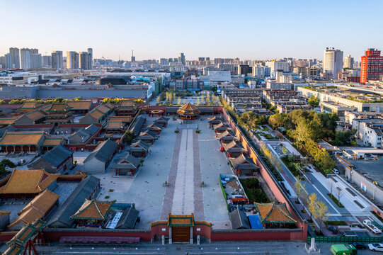 航拍夕阳下中国辽宁沈阳故宫