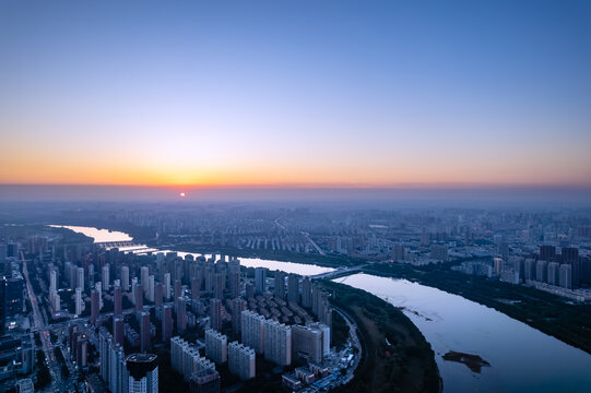 中国辽宁沈阳浑河两岸都市风光