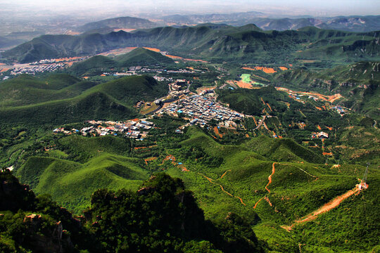 云台山茱萸峰远眺