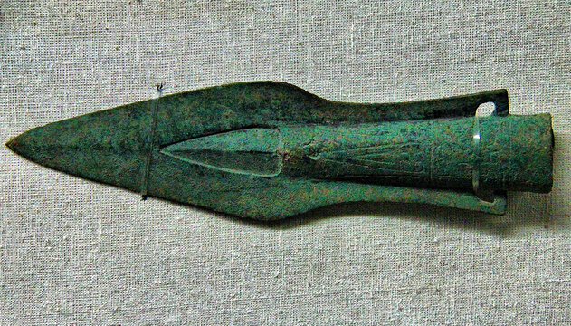 河南博物院青铜矛