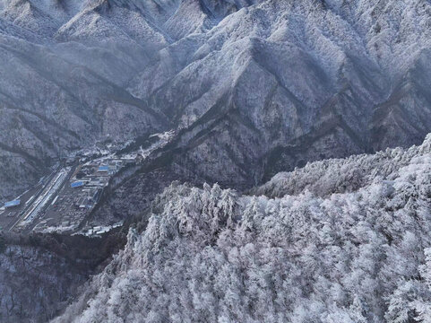 秦岭雪景