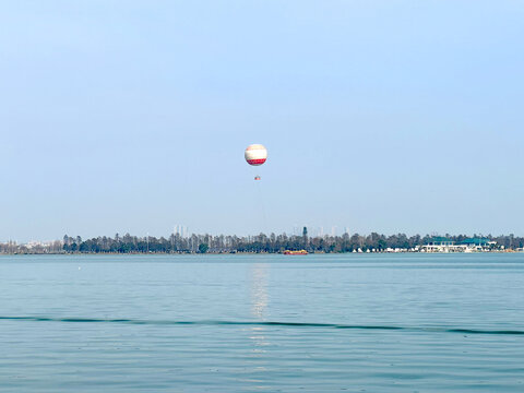 武汉东湖氦气球