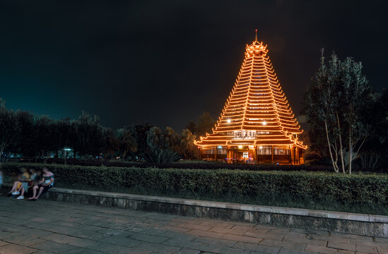 广西柳州程阳八寨鼓楼夜景