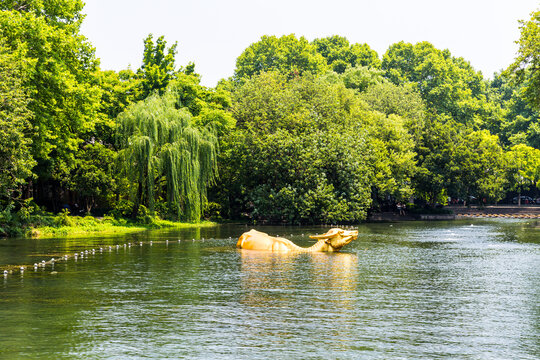 杭州西湖涌金门全景