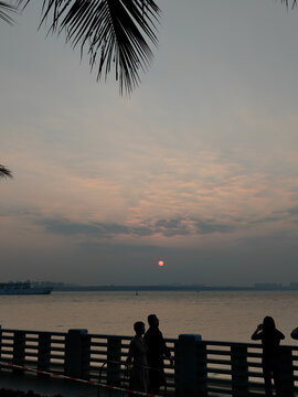 海南海口自在湾海边日落