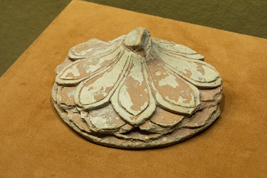 公元前2世纪莲花形器