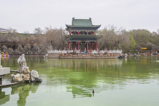 乌鲁木齐湖心亭风景