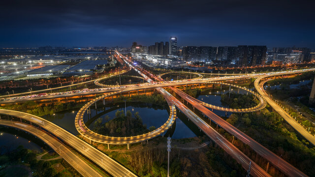 武汉汉阳梅子立交桥夜景车流