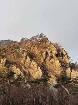 山顶奇石