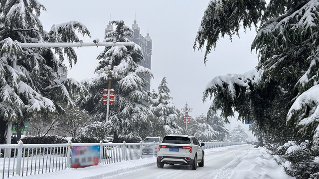 雪中行驶