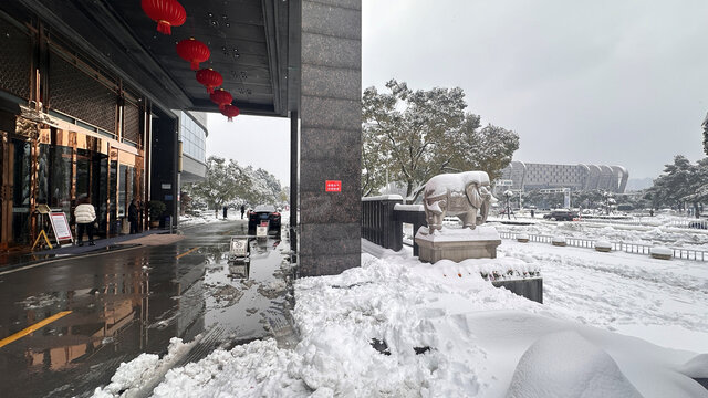 城市雪景