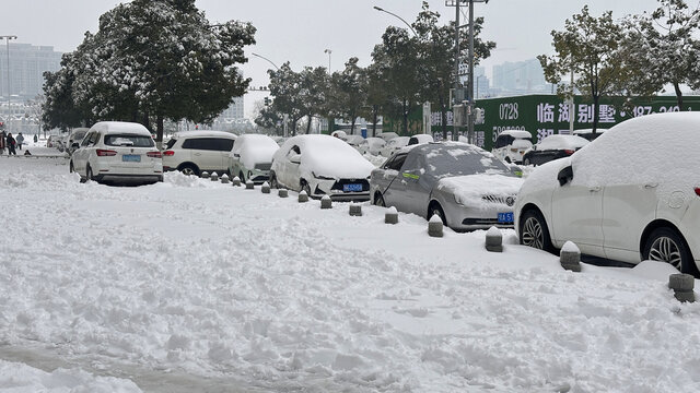 街道雪景