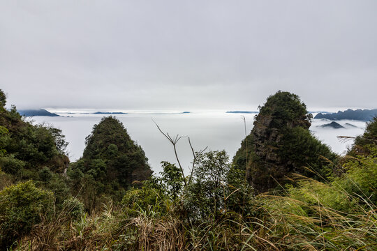 金秀平兰顶丹霞地貌云海烟雨雾景