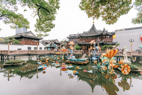 上海豫园中式庭院水榭楼台