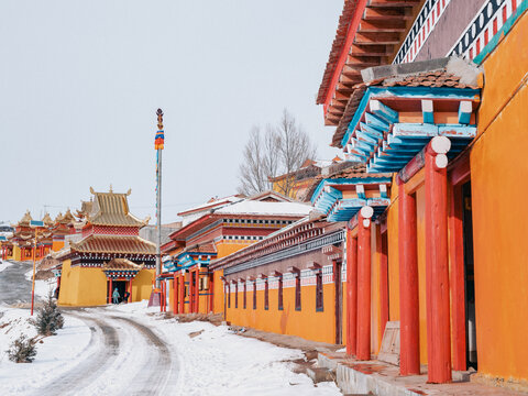 四川阿坝县冬季雪景航拍川西旅游