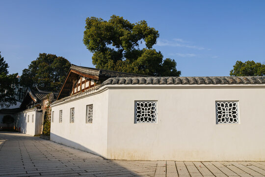 中式园林建筑围墙景观