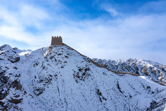 嘉峪关悬壁长城石关峡支线雪景