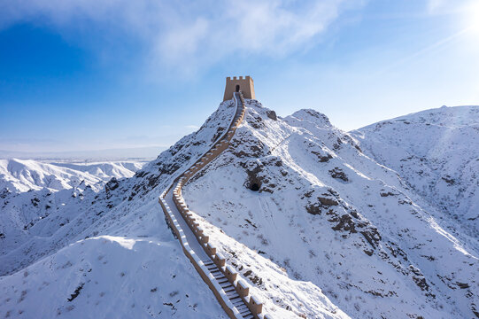 嘉峪关悬壁长城石关峡支线雪景