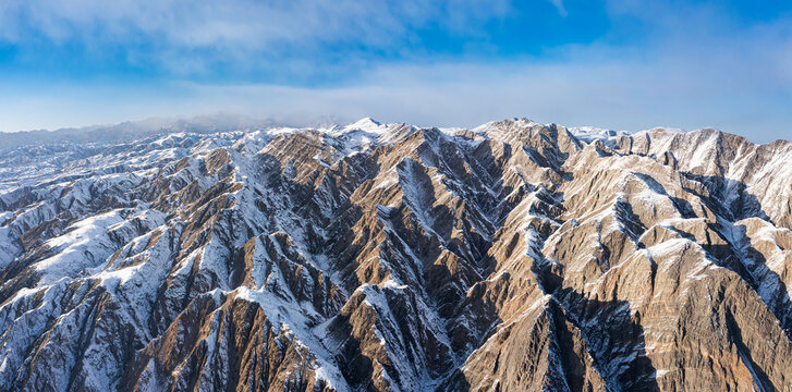 航拍嘉峪关黑山雪景