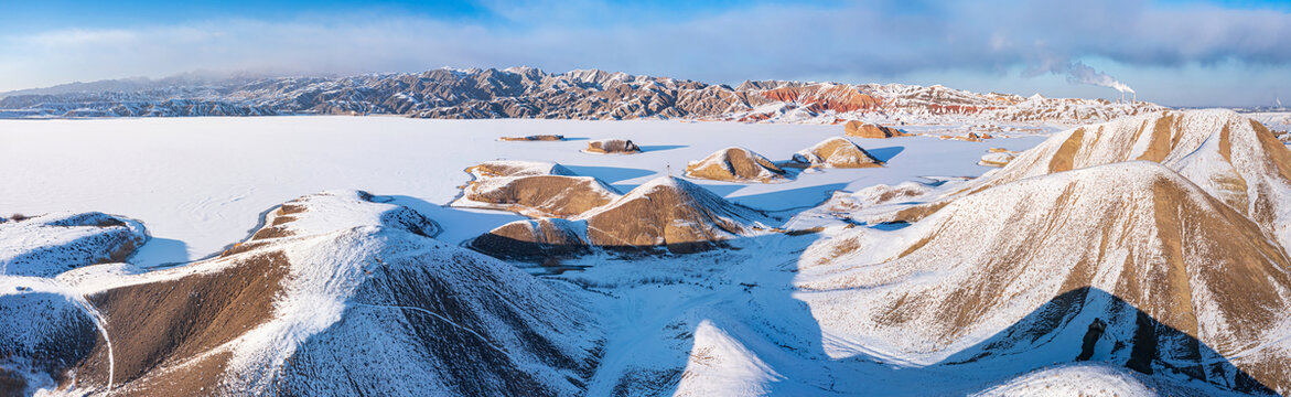 甘肃嘉峪关黑山湖全景图