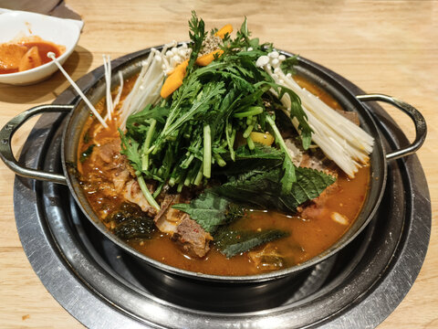 韩式排骨锅